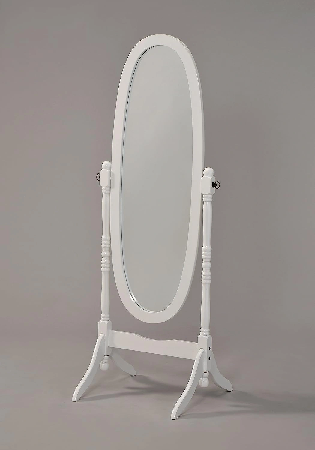 White Cheval Mirror: Chic & Classic. Elevate Your Space!